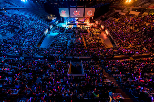 中场球员既 中场球员既