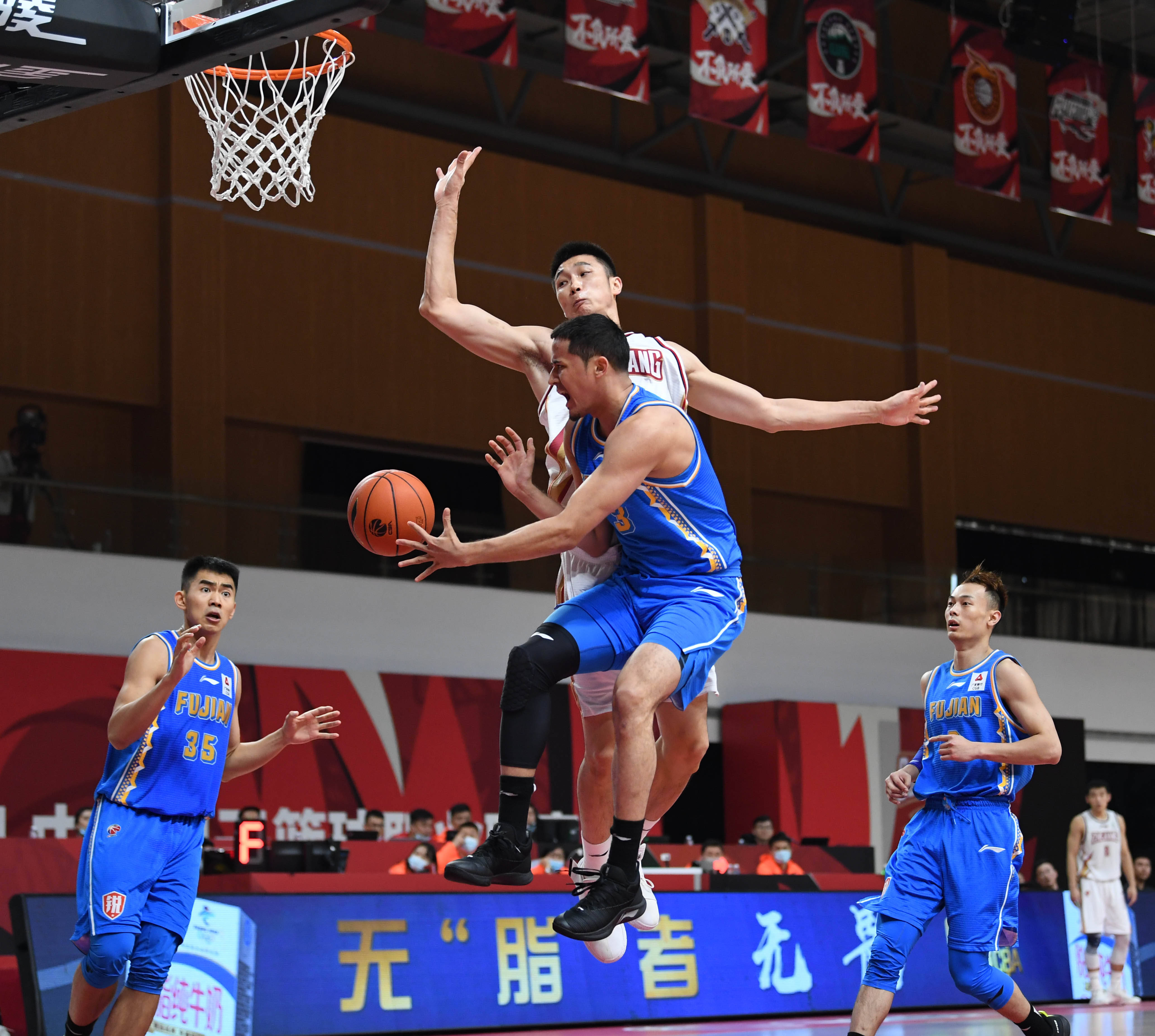 阵容发光 阵容发光